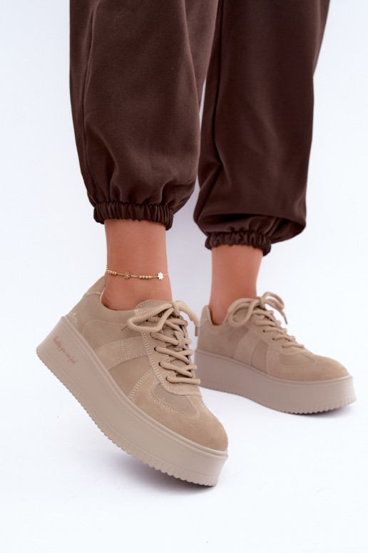faux suede sneakers met platform Lee Cooper LCJ-26-01-4643 in zandkleur