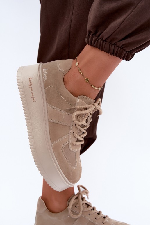 faux suede sneakers met platform Lee Cooper LCJ-26-01-4643 in zandkleur