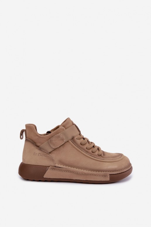 geïsoleerde enkellaarsjes van natuurlijk leer Lee Cooper LCJ-26-19-4603 in chaki kleur