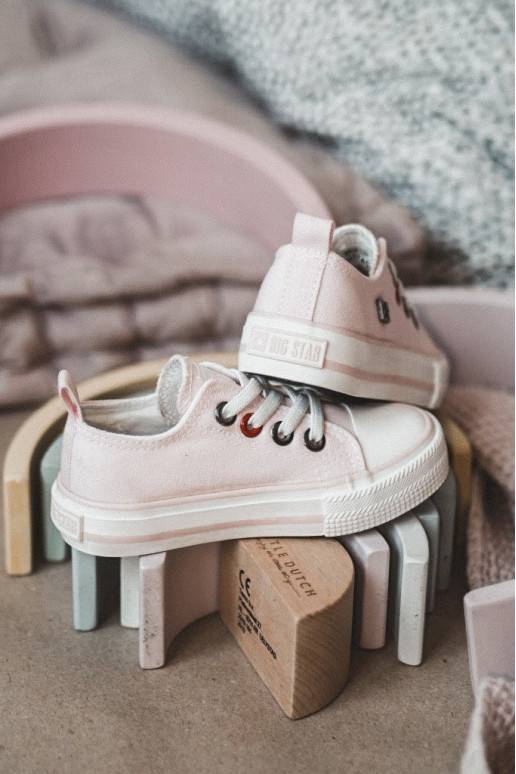 Kindersneakers van het klassieke... Kindersneakers van het klassieke...