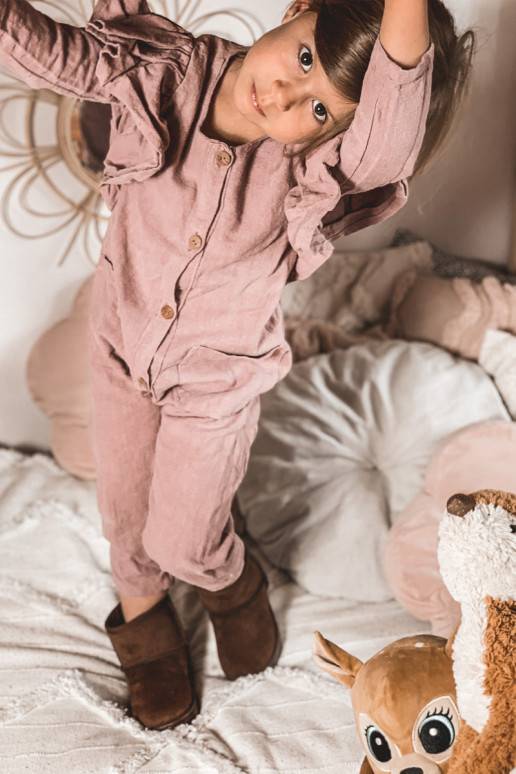 Warme kinderwinterlaarzen in de... Warme kinderwinterlaarzen in de...