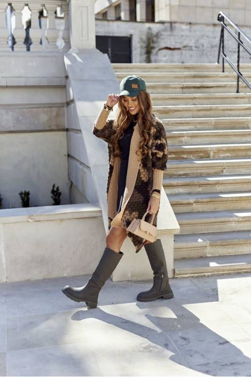 Lange laarzen in kaki kleur Whats... Lange laarzen in kaki kleur Whats...