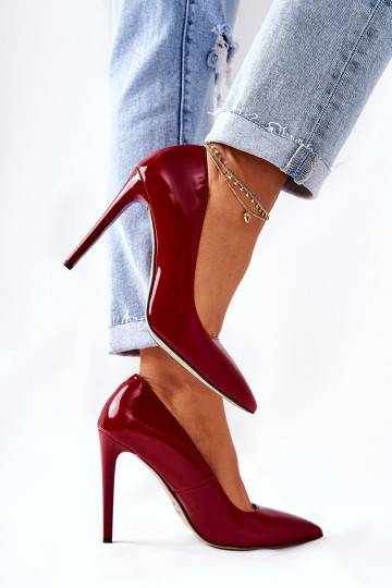 Schoenen met hoge hakken en...