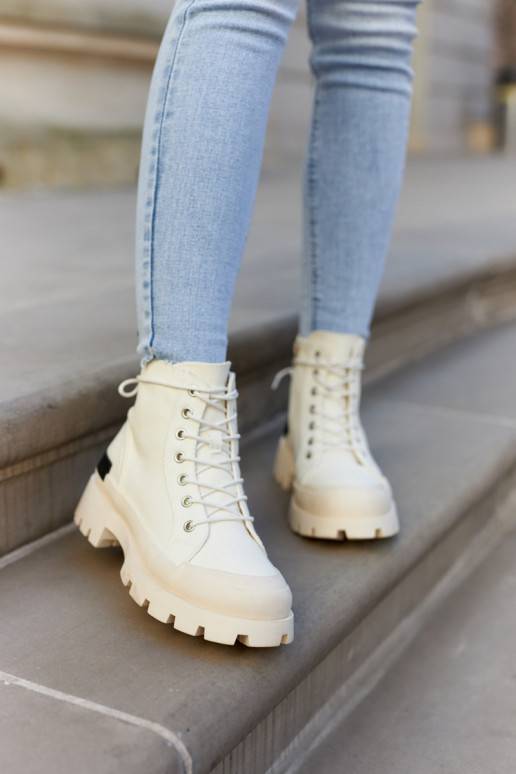 Dames enkellaarsjes in ivoorkleur Larina Dames enkellaarsjes in ivoorkleur Larina