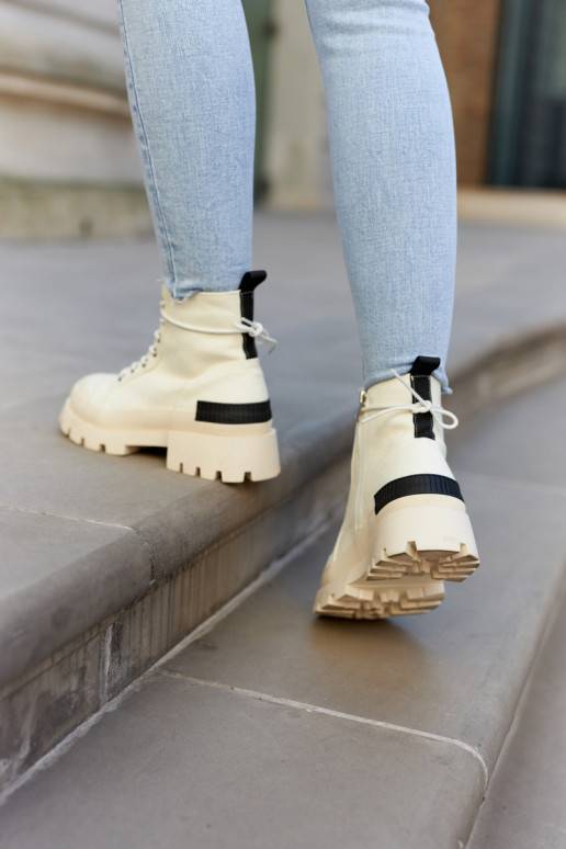 Dames enkellaarsjes in ivoorkleur Larina Dames enkellaarsjes in ivoorkleur Larina