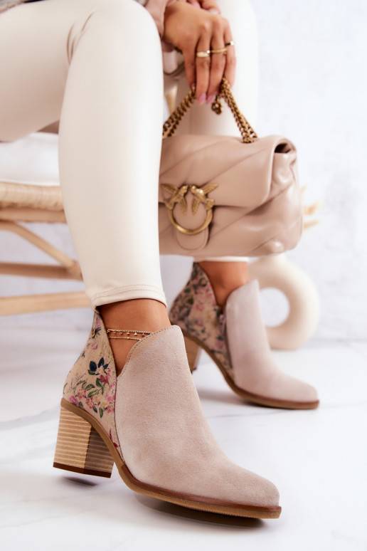 Dames enkellaarsjes met hakken in ivoor Dames enkellaarsjes met hakken in ivoor