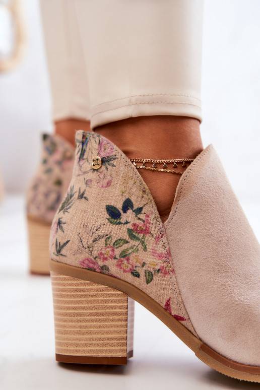 Dames enkellaarsjes met hakken in ivoor Dames enkellaarsjes met hakken in ivoor