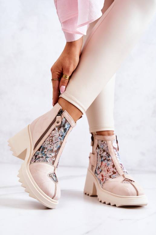 Beige laarzen Beige laarzen