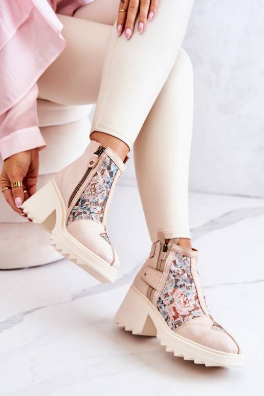 Beige laarzen Beige laarzen