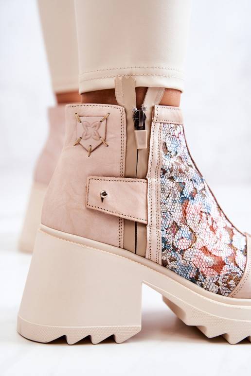 Beige laarzen Beige laarzen