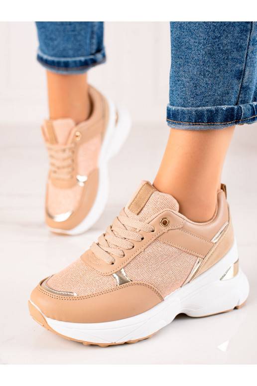 Stijlvol ontworpen Sneakers model...