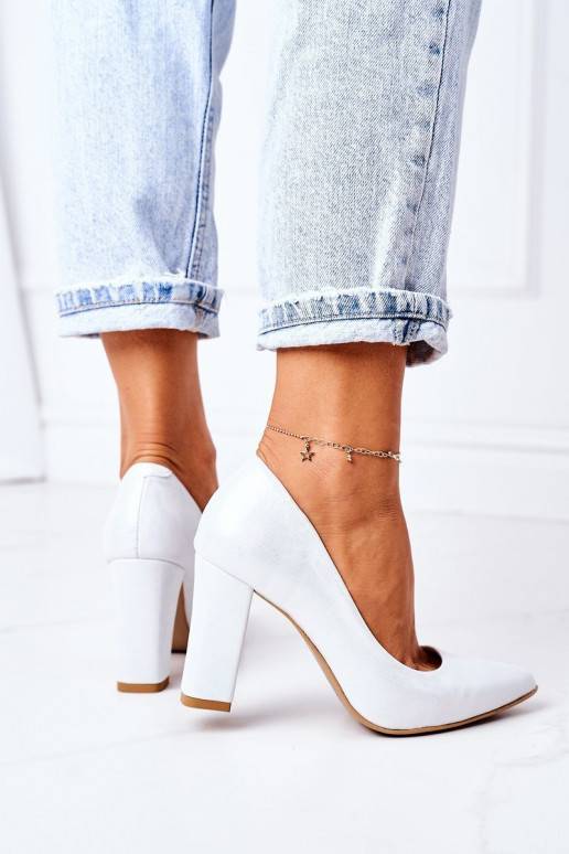 Zilveren satijnen schoenen Zilveren satijnen schoenen