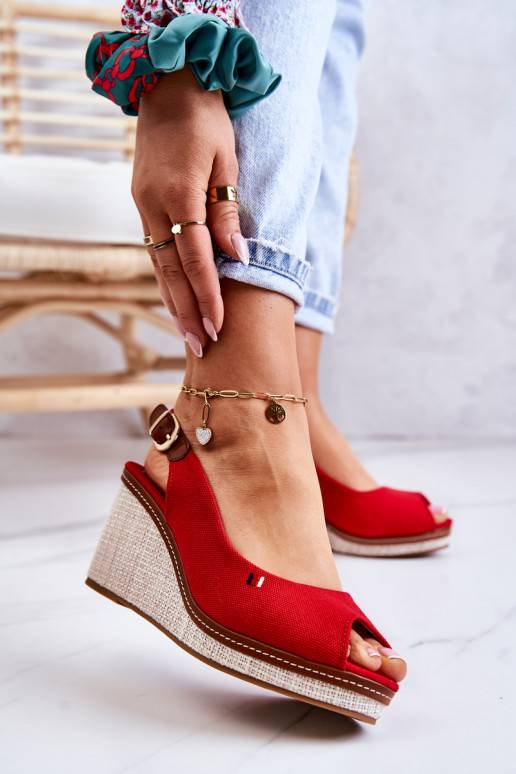 Comfortabele sandalen met gespen in...