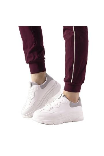 Witte sportschoenen 2