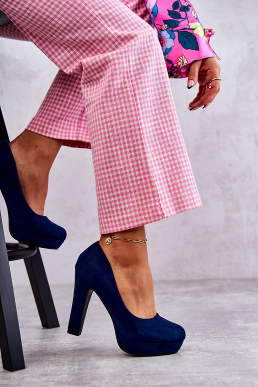 Klassiek model Suède schoenen... Klassiek model Suède schoenen...