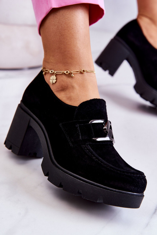 Elegante stijl schoenen met hakken in... Elegante stijl schoenen met hakken in...