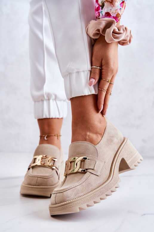 Ivoorkleurige suède schoenen met... Ivoorkleurige suède schoenen met...