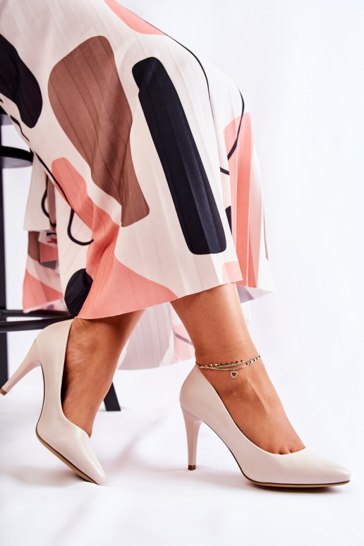 schoenen met hoge hakken in grijze... schoenen met hoge hakken in grijze...