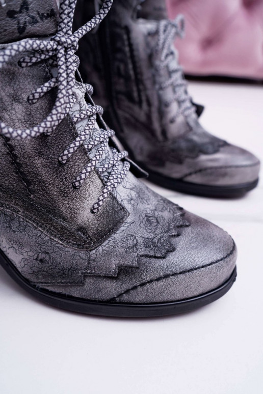 Grijze dameslaarzen van natuurlijk leer Grijze dameslaarzen van natuurlijk leer