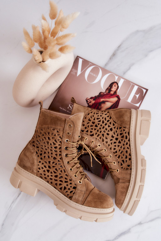 Opengewerkte enkellaarsjes in suède...