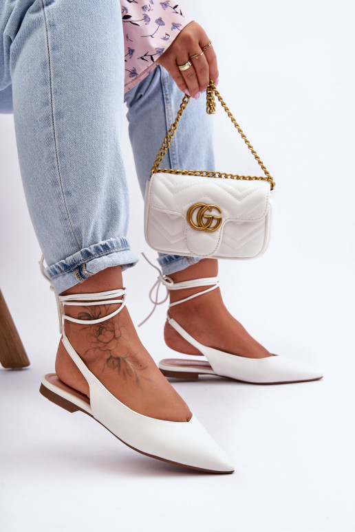 ballerina's met veters in het wit...