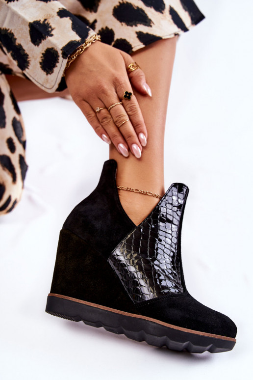 Suede Laarzen met plateau in de... Suede Laarzen met plateau in de...