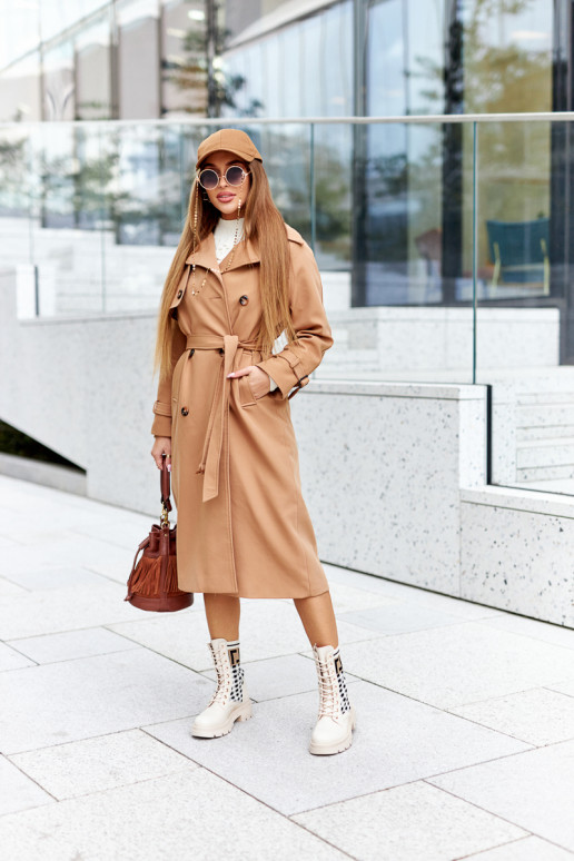 Beige laarsjes zijn gemaakt van... Beige laarsjes zijn gemaakt van...