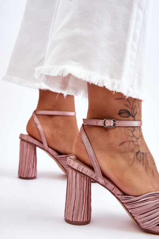 Callum beige schoenen met hoge hakken... Callum beige schoenen met hoge hakken...