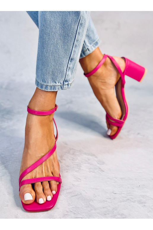 Roze stijlvolle sandalen met hoge...
