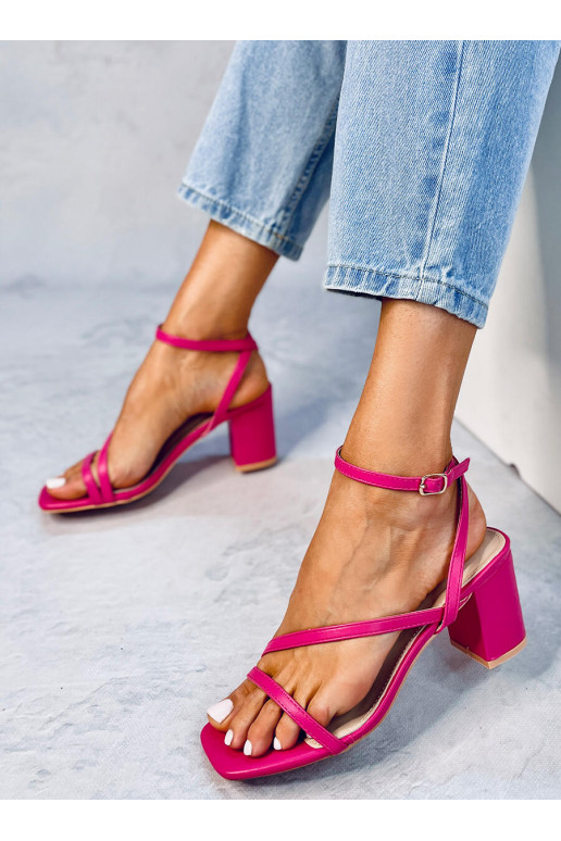 Roze stijlvolle sandalen met hoge...