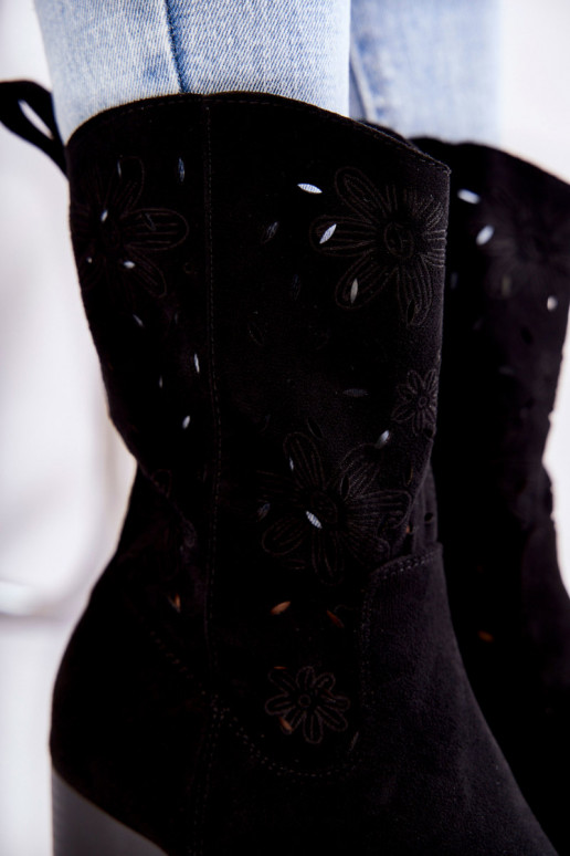 Suède laarzen in cowboystijl in zwart... Suède laarzen in cowboystijl in zwart...