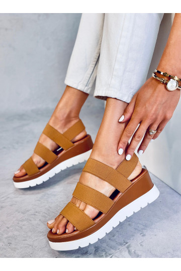 Sandalen bruine kleur... 2