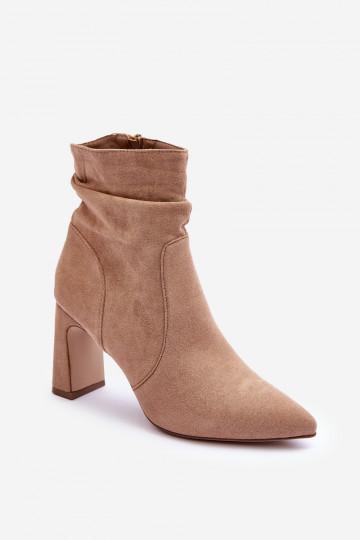 Suede enkellaarsjes met hak...