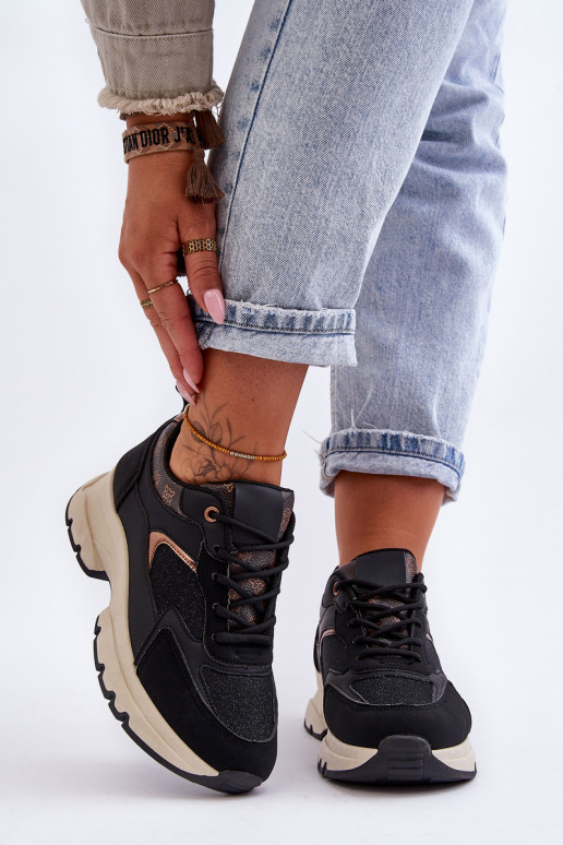 sportschoenen met veters in de kleur...