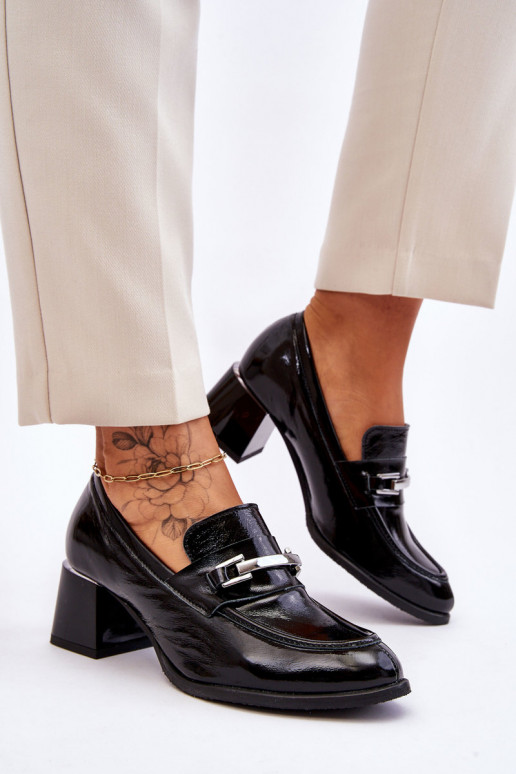 Gelakte schoenen in de kleur zwart...