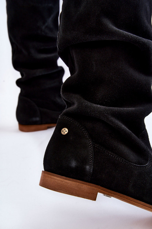 Zwarte suède kniehoge laarzen Zwarte suède kniehoge laarzen