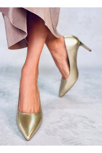 Goudkleurige schoenen met...