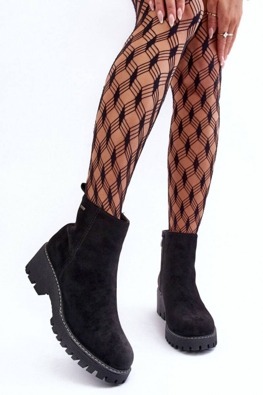 Suède laarzen met brede hakken zijn... Suède laarzen met brede hakken zijn...