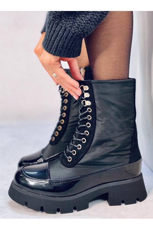 Laarzen met veters in de kleur zwart...