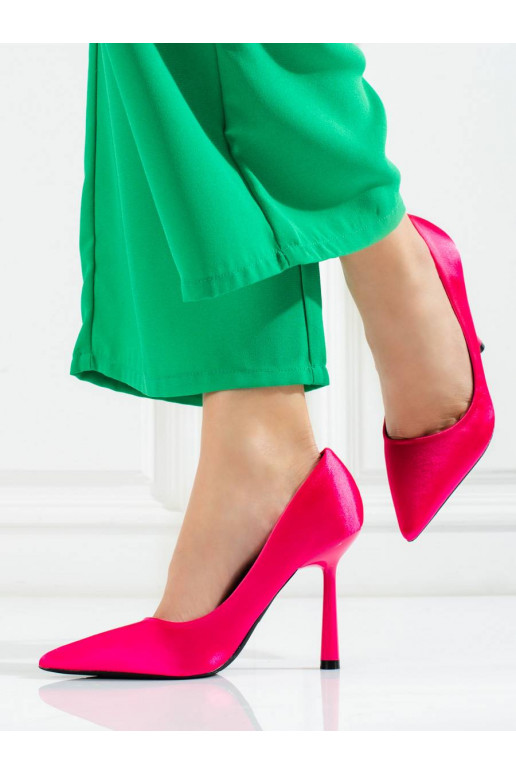 schoen met hoge hak in roze kleur... schoen met hoge hak in roze kleur...