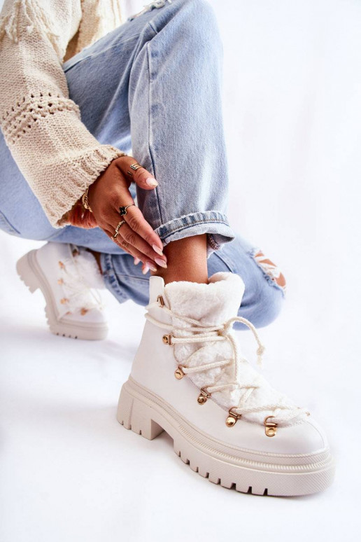 Verwarmde laarzen in de kleur Arisa wit Verwarmde laarzen in de kleur Arisa wit