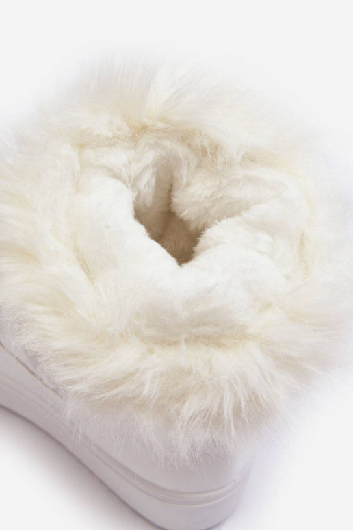 Snowboots met veters in witte kleur... Snowboots met veters in witte kleur...