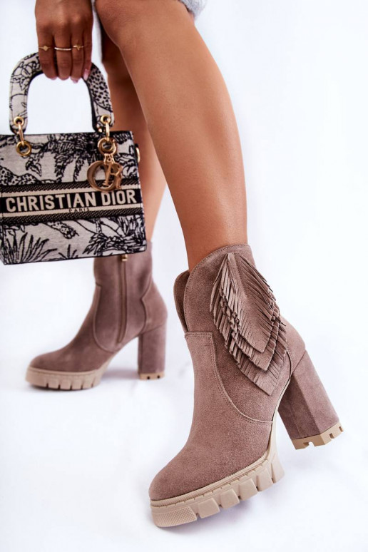 Suède schoenen met plateau in... Suède schoenen met plateau in...