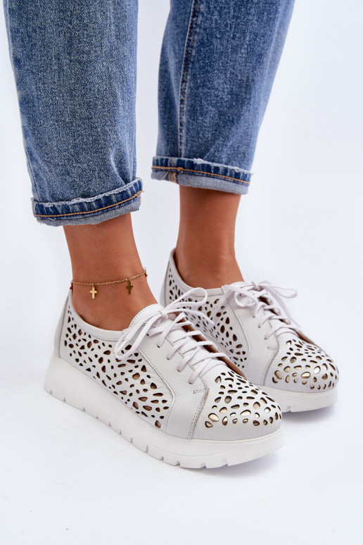 Schoenen met opengewerkte elementen... Schoenen met opengewerkte elementen...