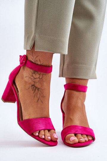 Roze suède sandalen met...