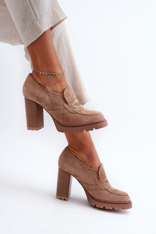 Schoenen gemaakt van eco-suède met... Schoenen gemaakt van eco-suède met...