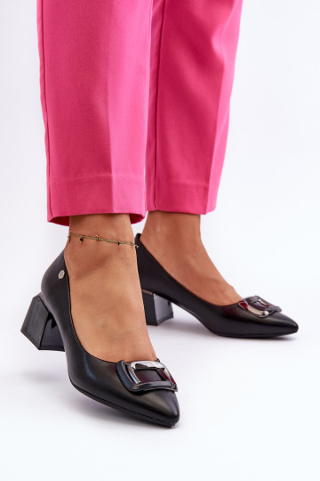 Schoenen met hak en ornamenten in de zwarte kleur Sarala