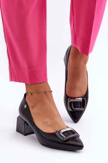 Schoenen met hak en ornamenten in de zwarte kleur Sarala 2