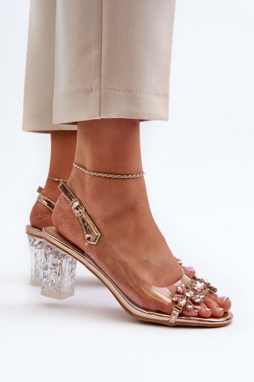 Elegantiško stiliaus basutės su... Elegantiško stiliaus basutės su...