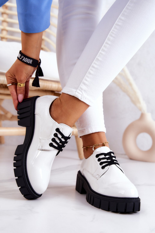 Modieuze schoenen met lakeffect La.Fi... Modieuze schoenen met lakeffect La.Fi...